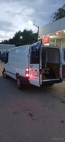 Ford Transit-11