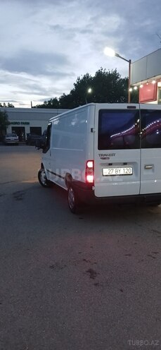 Ford Transit-16