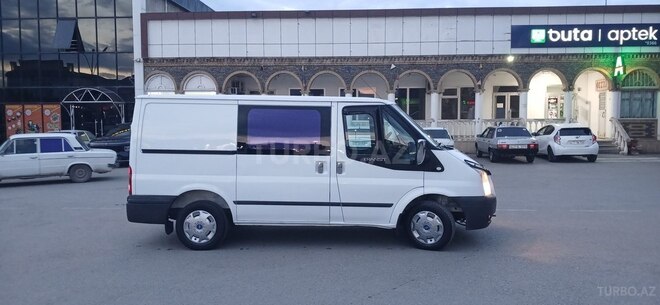 Ford Transit-15