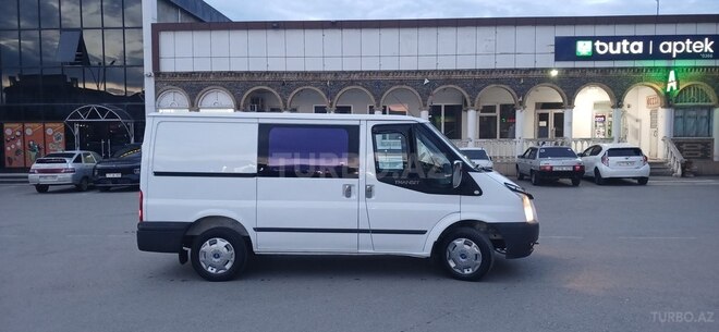 Ford Transit-3