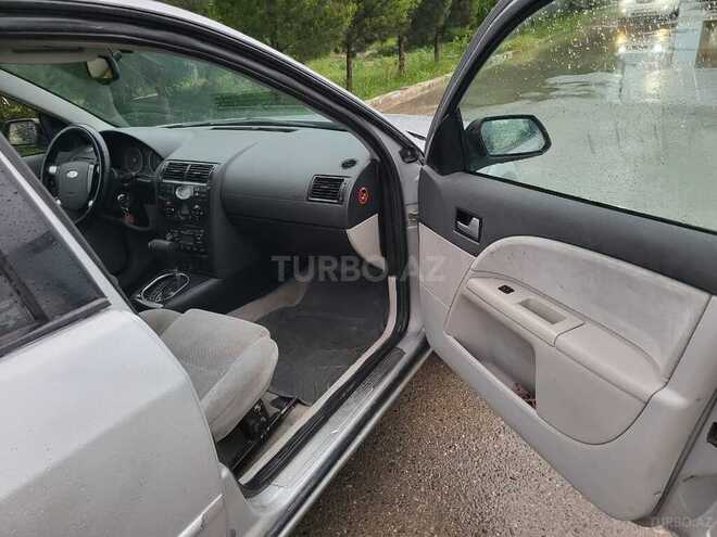 Ford Mondeo-17