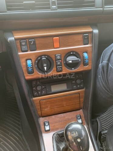 Mercedes 230 E-6