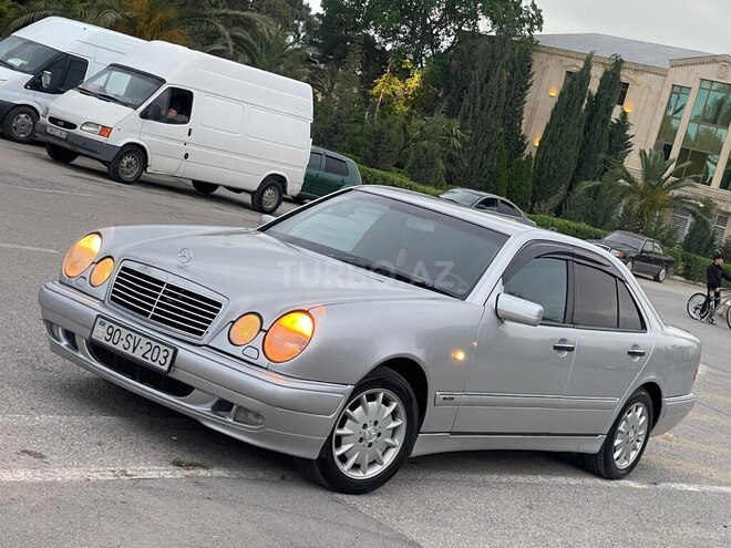 Mercedes E 240-10