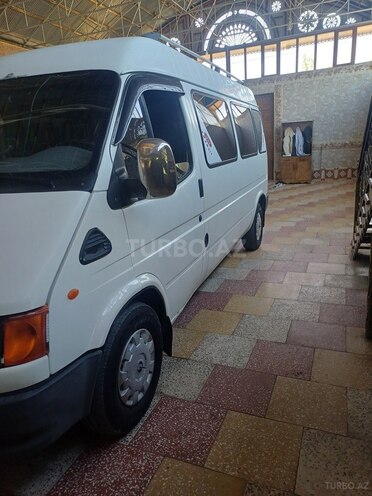 Ford Transit-5