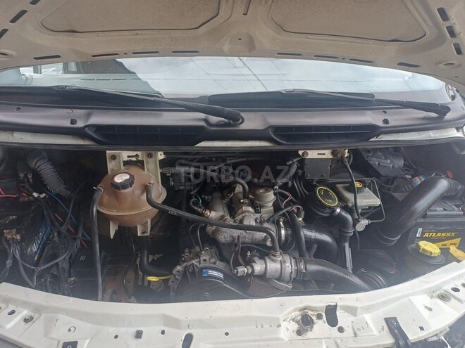 Ford Transit-11
