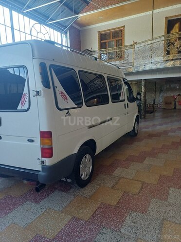 Ford Transit-6