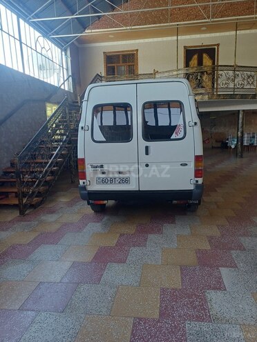Ford Transit-2