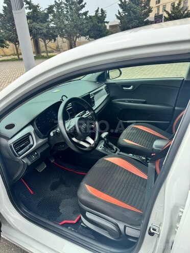 Kia Rio-11