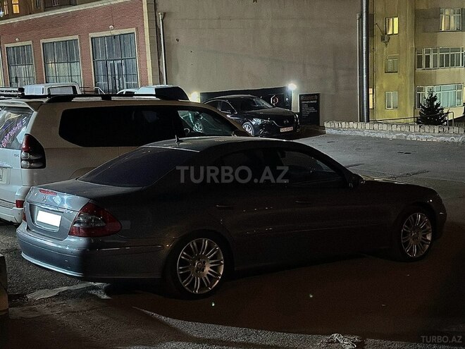 Mercedes E 220-2