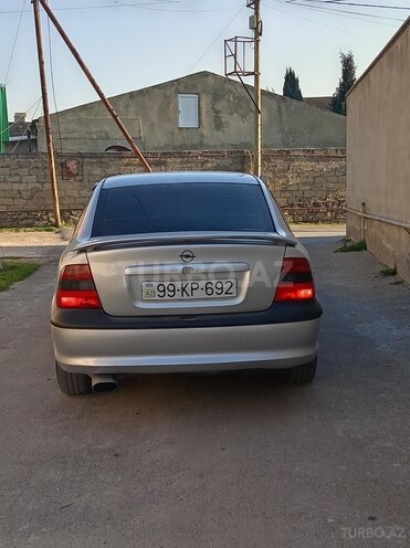 Opel Vectra-2