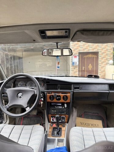 Mercedes 190-11