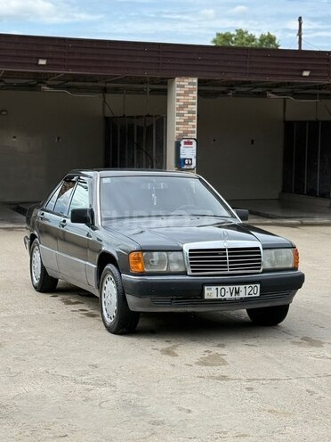 Mercedes 190-1