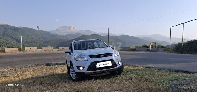 Ford Kuga-1