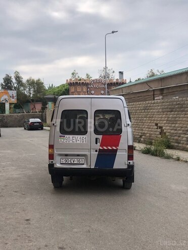 Ford Transit-4