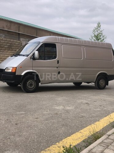 Ford Transit-7