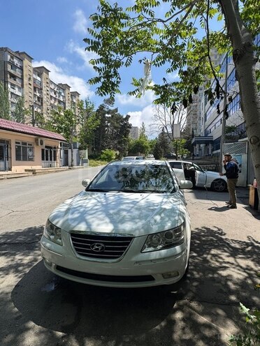 Hyundai Sonata-1