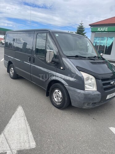Ford Transit-3