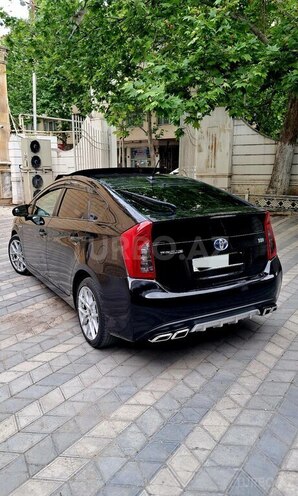 Toyota Prius-3