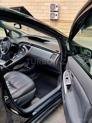 Toyota Prius-10
