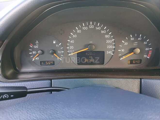 Mercedes E 240-8