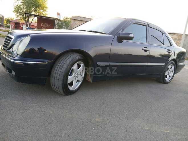 Mercedes E 240-3