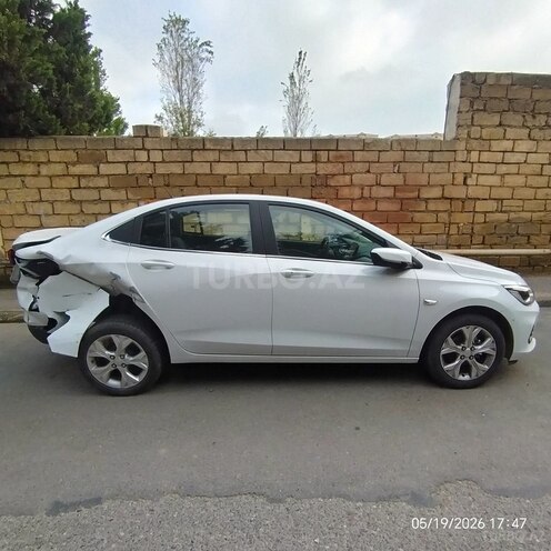 Chevrolet Onix-3