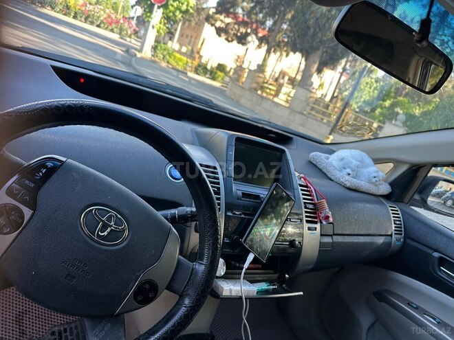 Toyota Prius-4