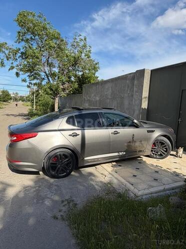 Kia Optima-4