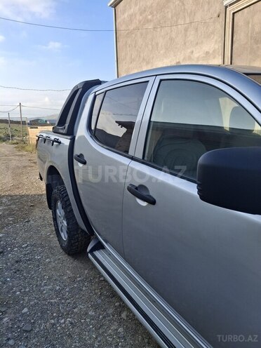 Mitsubishi L200-3