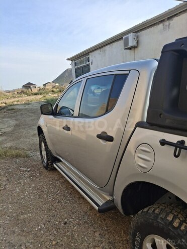 Mitsubishi L200-5