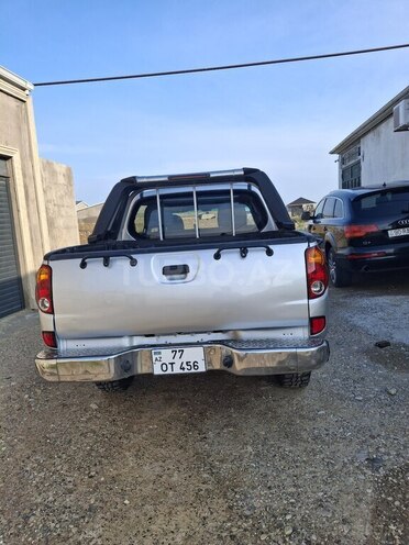 Mitsubishi L200-7