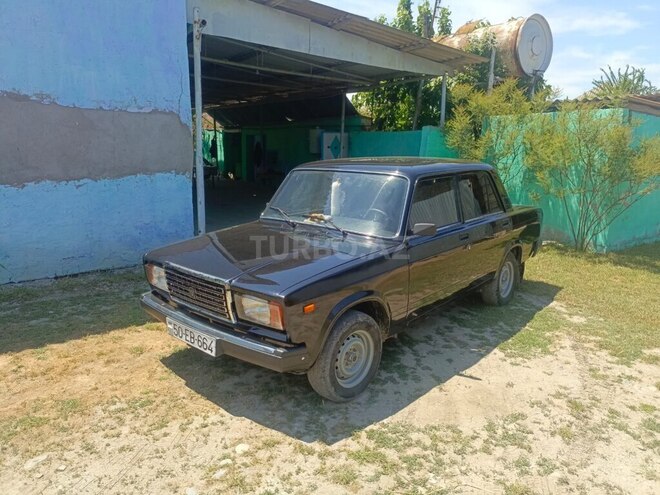 LADA (VAZ) 2107-2