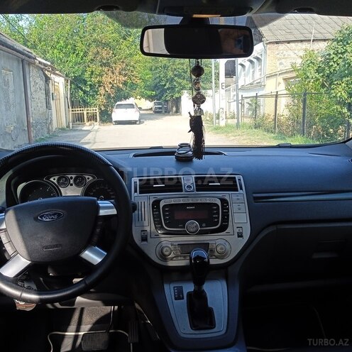 Ford Kuga-7