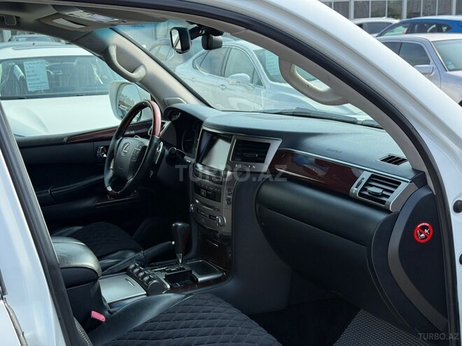 Lexus LX 570-12