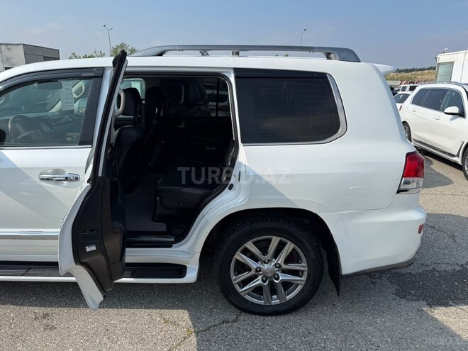Lexus LX 570-18