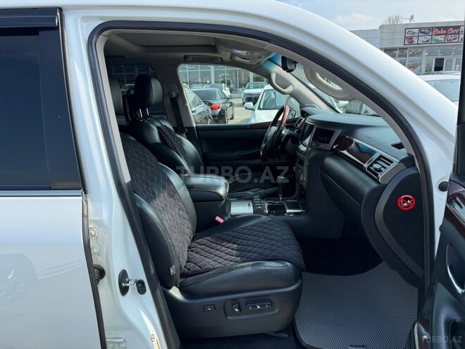Lexus LX 570-13