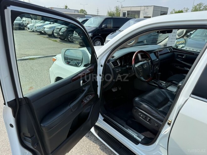 Lexus LX 570-10