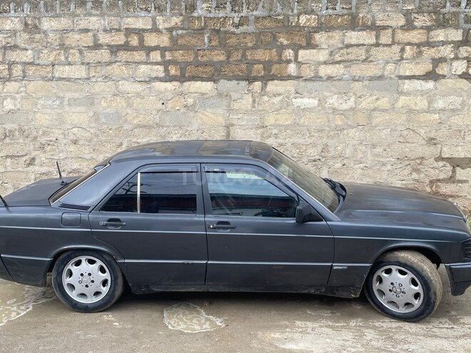 Mercedes 190-5