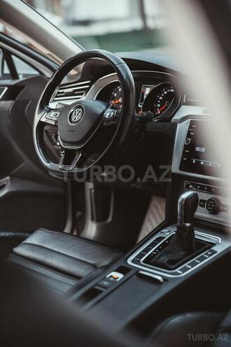 Volkswagen Passat-2