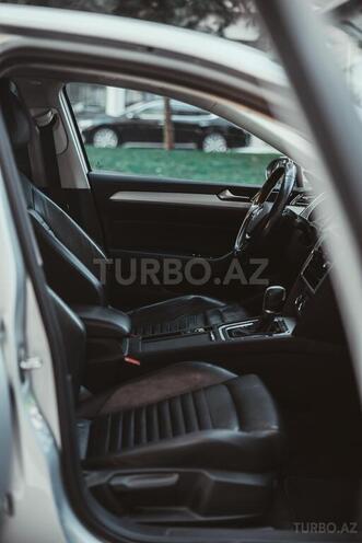 Volkswagen Passat-11