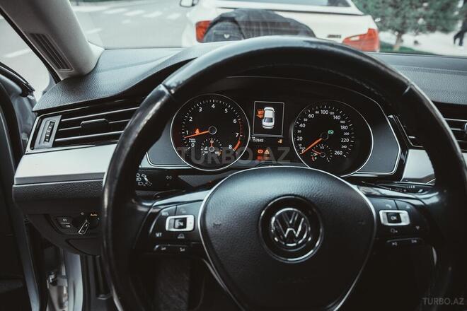 Volkswagen Passat-6