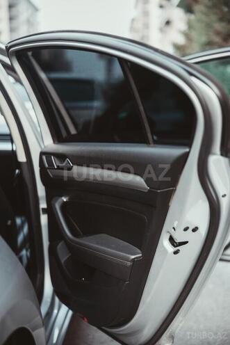 Volkswagen Passat-21