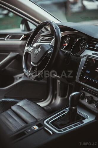 Volkswagen Passat-12