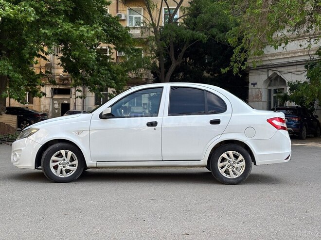Saipa Saina-8