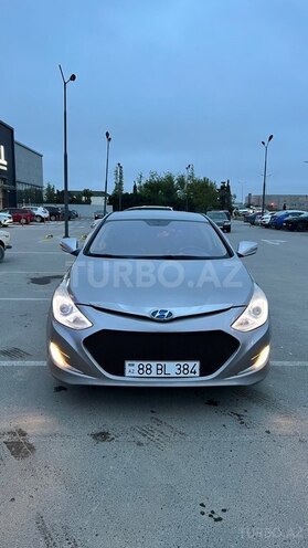 Hyundai Sonata-1