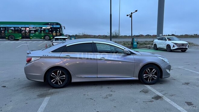 Hyundai Sonata-4