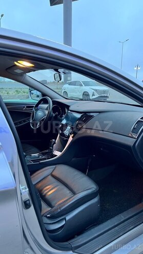 Hyundai Sonata-8