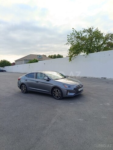 Hyundai Elantra-3