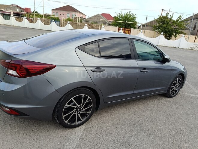 Hyundai Elantra-5