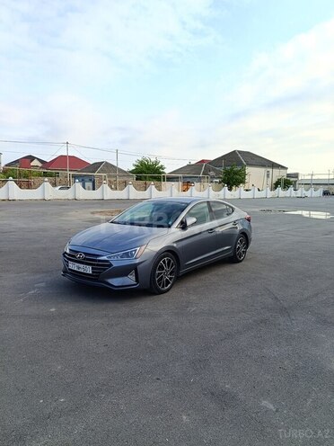 Hyundai Elantra-4